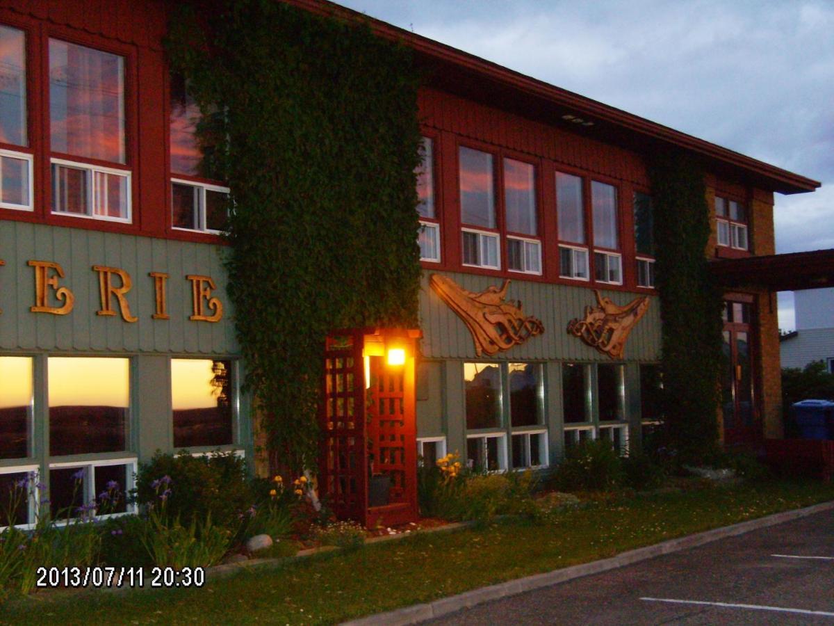 Auberge Internationale La Vieille Ecole Sainte Anne-des-Chênes Δωμάτιο φωτογραφία